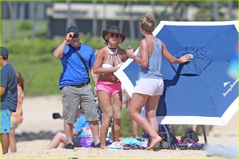 Britney Spears Bares Her Toned Beach Body In Bikini Photo 3727315