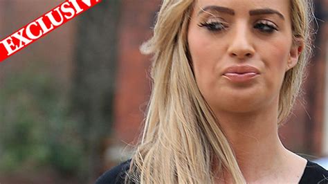 Chantelle Houghton Distraught At Alex Reids Messages To Jordan
