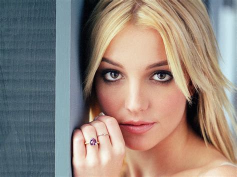 Britney Spears Wallpaper 1024x768 41686