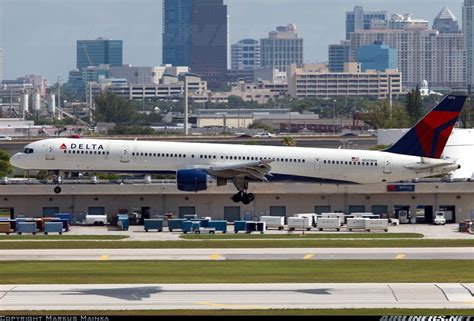 Boeing 757-300. Built Well. Last Long Time. | Delta airlines, Fort