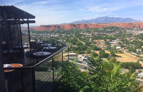 Cliffside Restaurant In St George Utah Has Amazing Views