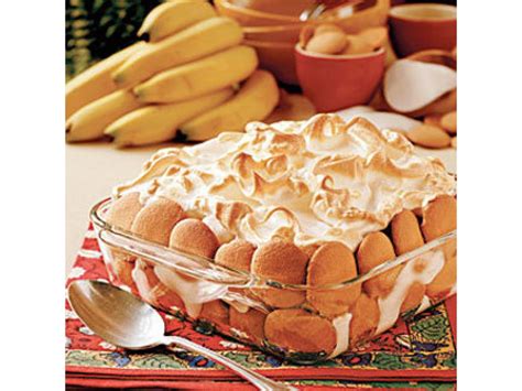 In a bowl, combine the milk and pudding mix and blend well using a handheld electric mixer. PAULA DEEN SOUTHERN BANANA PUDDING RECIPE | TraderKat