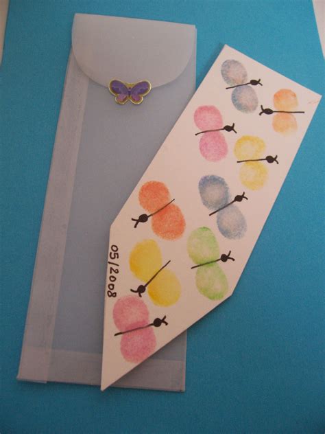 Pas si simple, surtout quand on est encore à la maternelle. marque-page empreinte | Signets, Carte de voeux