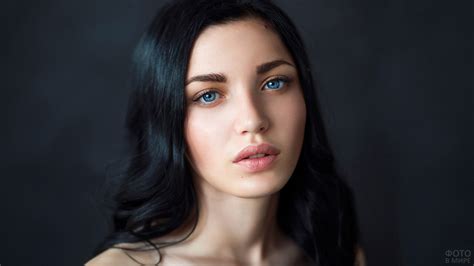 Brunettes With Blue Eyes Selfies Of Burning Beauties 17 Photos