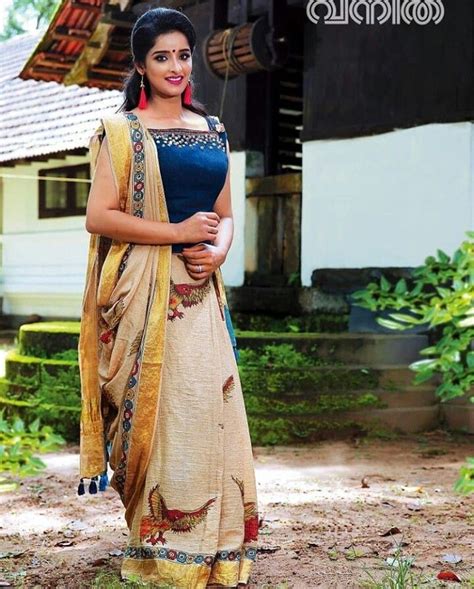 Kerala Saree Indian Sarees Silk Sarees Onam Dress Trendy Sarees Saree Models Jean Top