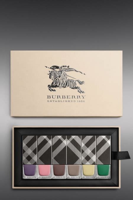 Весенняя коллекция макияжа 2014 г Burberry English Rose Collection