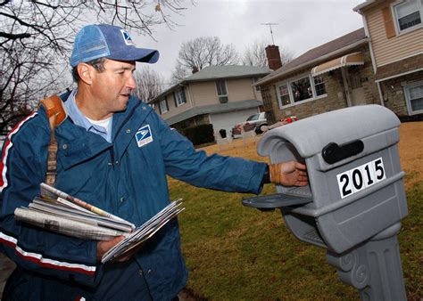 What is an appropriate gift for the mail carrier. Acceptable Gifts for the Mailman: What's Allowed by Law