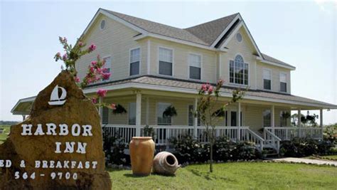 Built in 2004, these beautiful cabins are nestled in a secluded forest area, just 2 minutes away from lake texoma. Harbor Inn