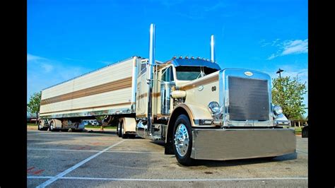 Mid America Truck Show Big Rigs Custom Trucks Chrome