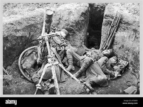 Soviet Mortar Crew Stock Photo Alamy