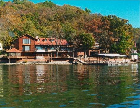 Bridal cave, a picturesque cave system with nature tours, and the bagnell dam, a 1930s river dam and reservoir, are also great places to see the scenery. VRBO - Lake Ozark Vacation Rentals
