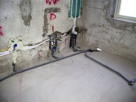 In derivazione, che è quello più usato nelle ristrutturazioni, o a collettore, che arriva ai singoli apparecchi di servizio o sanitario partendo appunto da un. Foto: Impianto Bagno De Termoidraulica Giovenchi #122933 ...