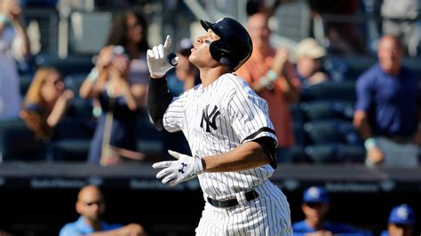 Aaron Judge Hits 2 More Homers Breaking Mark Mcgwires Rookie Record