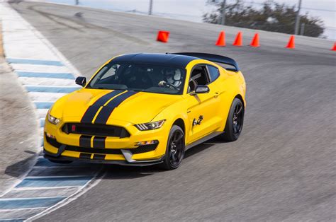 2016 Ford Shelby Gt350r Mustang Review First Drive Motor Trend