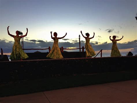 Luau, Maui Style  At a traditional Hawaiian luau tonight.  Ken Bosma  Flickr