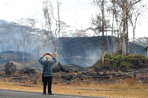 Vulkanausbruch Auf Hawaii Glühende Lava Strömt Ins Meer N Tvde