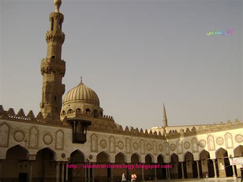 وَذَا النُّونِ إِذ ذَّهَبَ مُغَاضِبًا فَظَنَّ أَن لَّن نَّقْدِرَ عَلَيْهِ فَنَادَى فِي الظُّلُمَاتِ أَن لَّا إِلَهَ إِلَّا أَنتَ من قصة السامري. " الأزهــر الـشـريـف " ~ آثار اسلامي