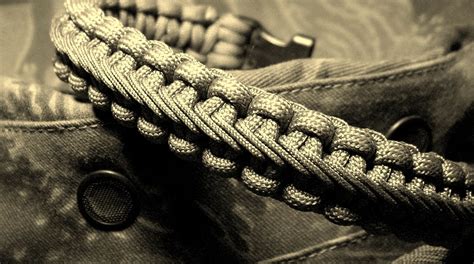 Discover over 1799 of our best selection of 1 on. Stormdrane's Blog: Stairstep stitched paracord bracelet...
