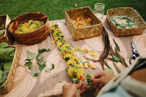 Immerse Yourself In Hawaiian Culture With These Lei Making Classes