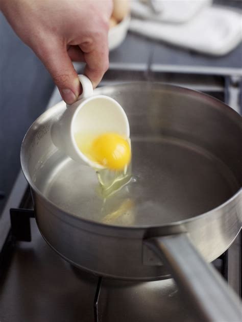 Learn How To Perfectly Poach An Egg In Minutes Poached Eggs Eggs