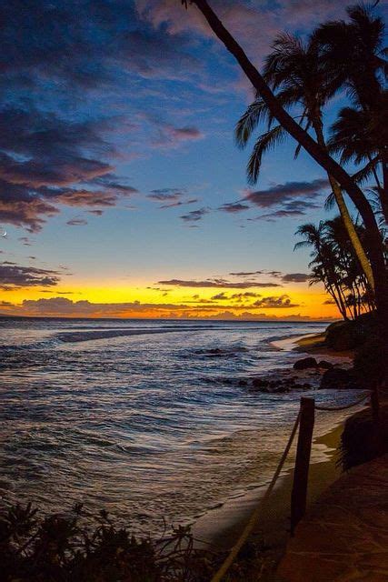 Kaanapali Maui Hawaii Sunsetting Over The Island Maui Vacation