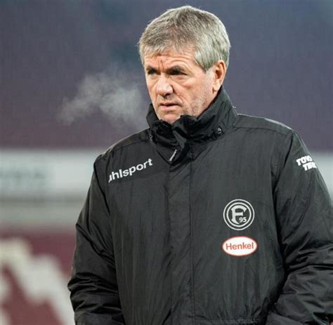 İle bağlı erich ribbeck , funkel beş tam mevsimlere eintracht en uzun görev süresi boyunca rekoru kırdı. Friedhelm Funkel über Ex-Bremer Kruse: «Er fehlt überall ...