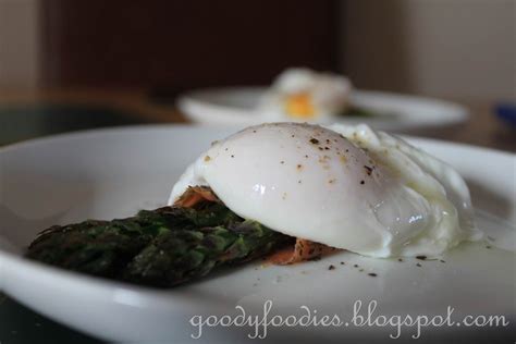 Goodyfoodies Recipe Poached Egg With Smoked Salmon And Grilled Asparagus