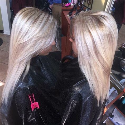 Cool Platinum Blonde With A Subtle Lowlight Hair Styles Blonde Hair