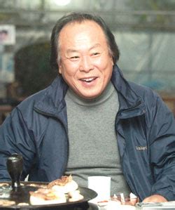 톱6 활동을 마치고 홀로서기에 나선 장민호가 '갓파더'로 '국민아들'에 도전한다. 金成東의 인간탐험「서민의 아버지」이미지로 전성기 ...
