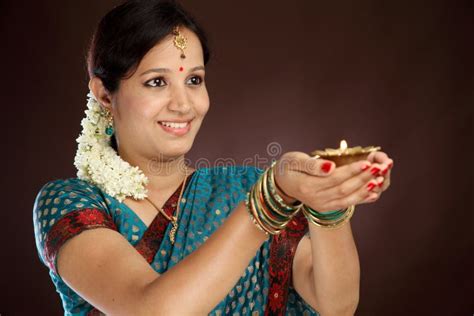 Junge Traditionelle Indische Frau Stockfoto Bild Von Gesicht Mädchen 34736560