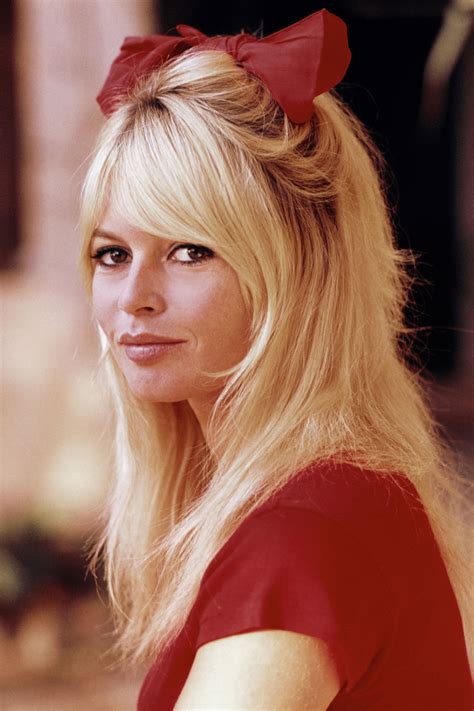 21 Iconic Accessories Moments Bardot Hair Brigitte Bardot Celebrity Hairstyles