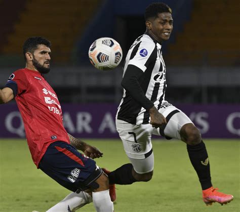 Gabriel dias, messias, luiz otávio e bruno pacheco; Ceará perde para o Jorge Wilstermann-BOL e é eliminado da ...