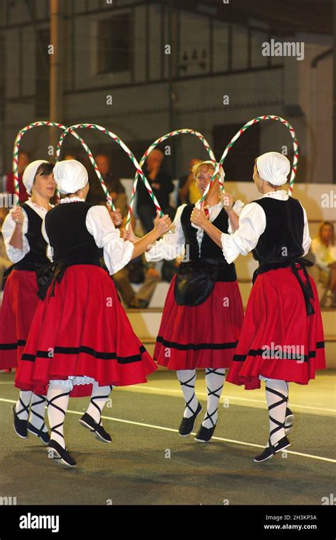 Basque Folklore Hi Res Stock Photography And Images Alamy
