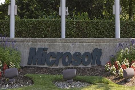Microsoft Revamps Hotmail As Social Friendly Outlook