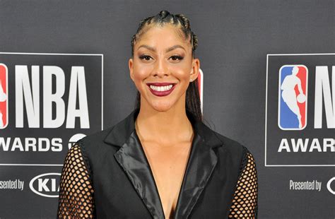 Candace Parker Reveals Shes Expecting A Baby With Wife Shatters Twitter