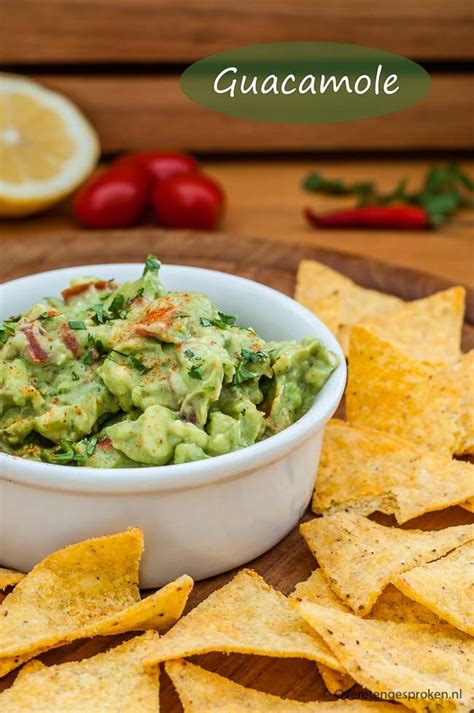 Creamy avocado salsa and strips, its thickest chip yet. Guacamole | Recept - Mexicaanse bijgerechten, Nacho ...