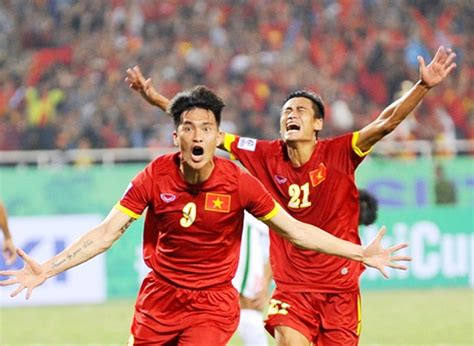 Ngày 20/5/2021, tại ấp giồng dầu, xã hòa ân, huyện cầu kè, công an tỉnh trà vinh tổ chức lễ ra mắt tổ. Lê Công Vinh: Tạm biệt một huyền thoại | Bóng Đá
