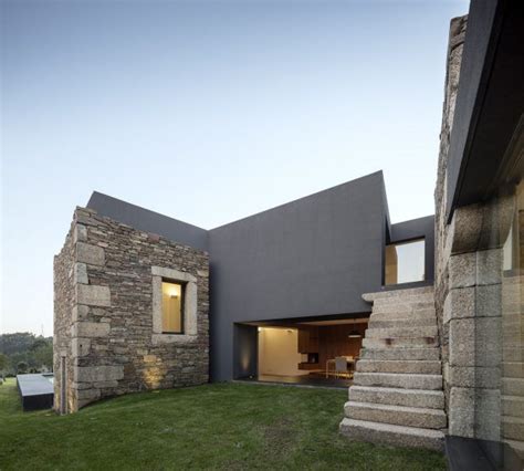 The Old And New Vigário House by AND RÉ in Portugal Modern Architecture