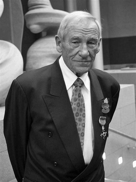Самые новые твиты от bert trautmann (@bertacus_): Manchester City dedicate season opener to Bert Trautmann ...