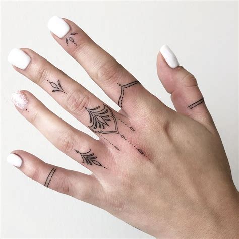 Chronic Ink Tattoo Joanna Roman Fine Line Tattoo Finger Tattoo Hand