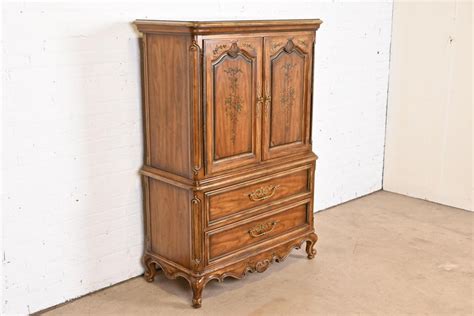 Drexel Heritage French Provincial Louis Xv Carved Walnut Gentlemans