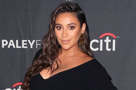 Shay Mitchell Suffered From Depression During Pregnancy