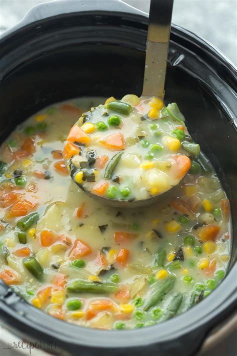 Slow cooker creamy vegetable soup
