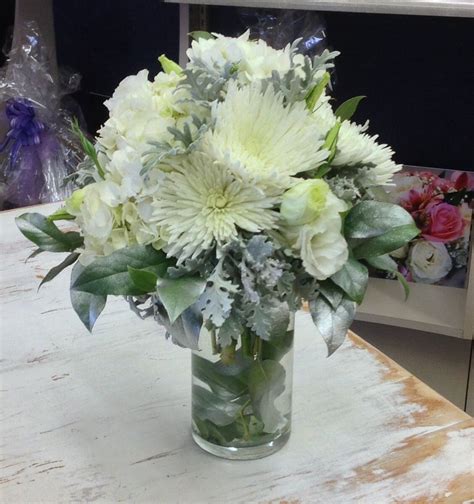 Wedding bouquets with dusty miller. Dusty Miller looks great in wedding centerpieces and ...