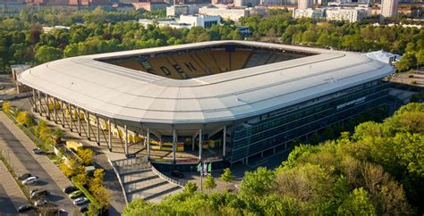 Austrian football bundesliga) เป็นลีก ฟุตบอล สูงสุดของ ประเทศออสเตรีย ก่อตั้งในปี ค.ศ. แผนกลับมาเตะของ บุนเดสลีกา ส่อล่ม - เดรสเดน ตรวจพบเชื้อโค ...