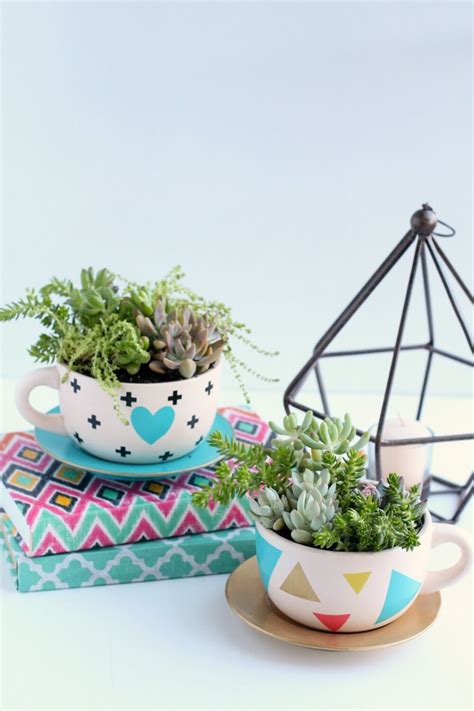 31 Best Teacup Mini Garden Ideas And Designs For 2021
