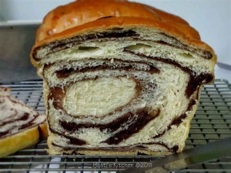Roti tawar yang teksturnya lembut dan empuk banyak disukai orang. HESTI'S KITCHEN : yummy for your tummy: Roti Tawar Zebra