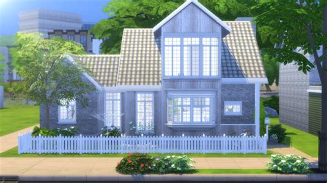 A guest suite on the first floor could also be used as an extra bedroom, home office, or game room. THREE BEDROOM FAMILY HOUSE (PART 1) | The Sims 4 | Speed ...