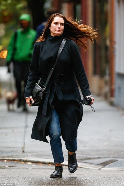 Brooke Shields 51 Goes Make Up Free As She Runs Errands In New York