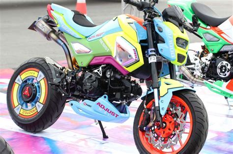 Il nuovo motore da 125 cc, ora conforme alla normativa antinquinamento euro5, eroga una potenza maggiore, è più efficiente e più pulito. 200+ Custom 2017 Honda Grom / MSX 125 Pictures | Photo ...